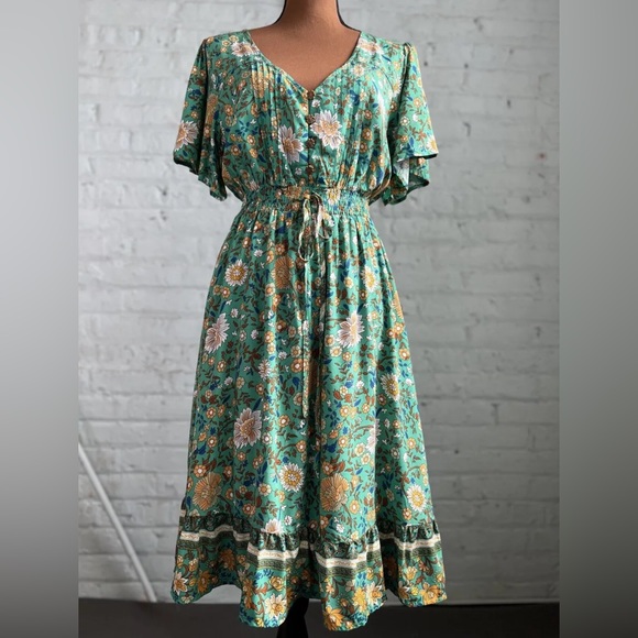 Bohemian Style - Floral Print Dress - Picture 3 of 8